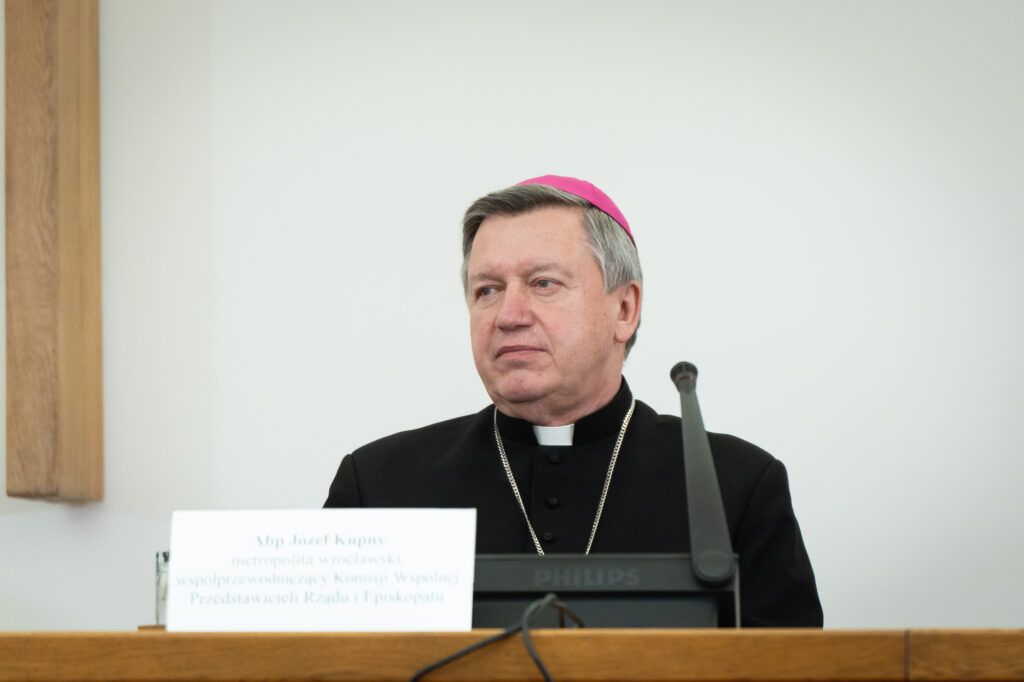 Metropolita Wrocławski o konieczności dialogu w obszarach, w których  państwo i Kościół się spotykają