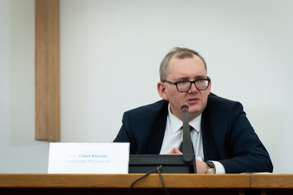 Prof. Borecki: działania MEN ws. lekcji religii naruszają obowiązujące  prawo